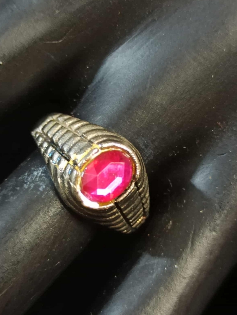 Vintage 80s Red Glass Signet Ring Silver Tone Ridged Modernist Statement